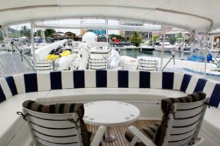Yia Sou - Flybridge deck